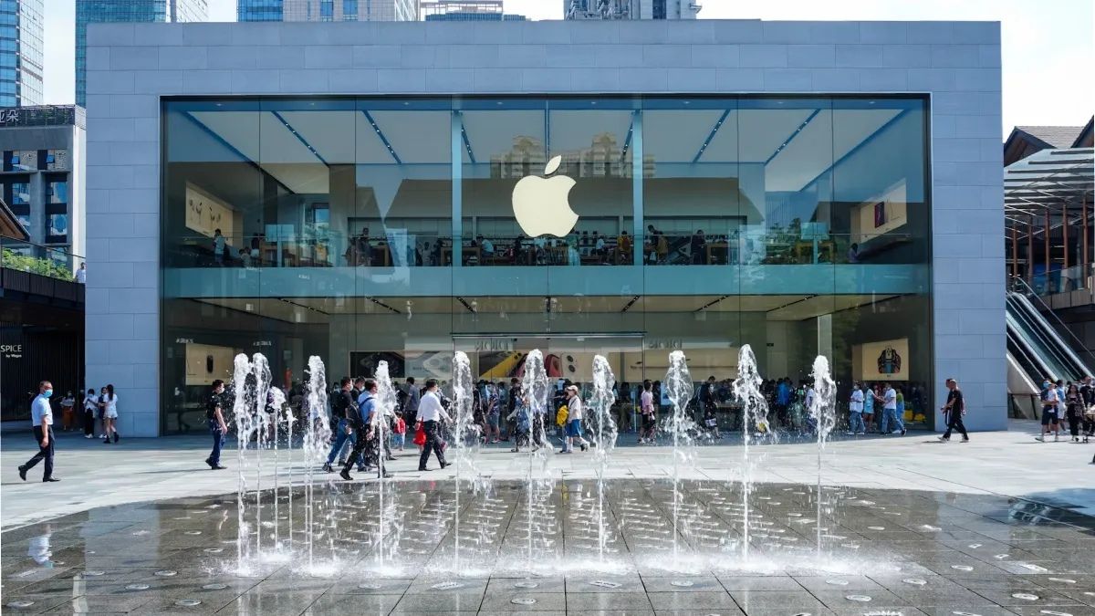 apple new store Pune India