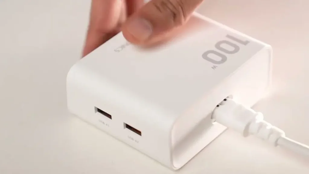 Portronics Adapto 100D